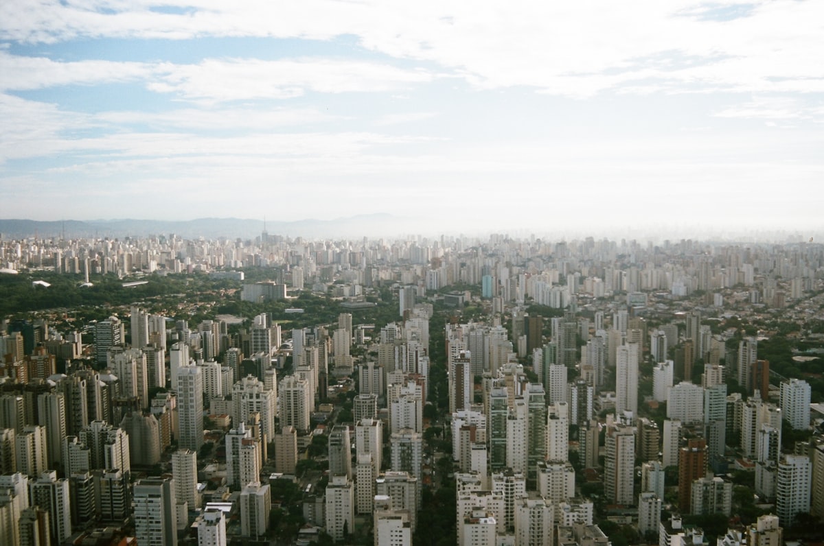 Vista aérea da região ABC — atendimento Lima Rede de Proteção em Mauá